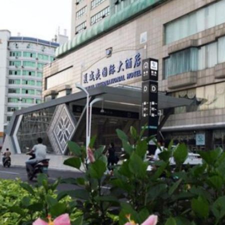 Guangxi Hawaii International Hotel Нанинг Екстериор снимка