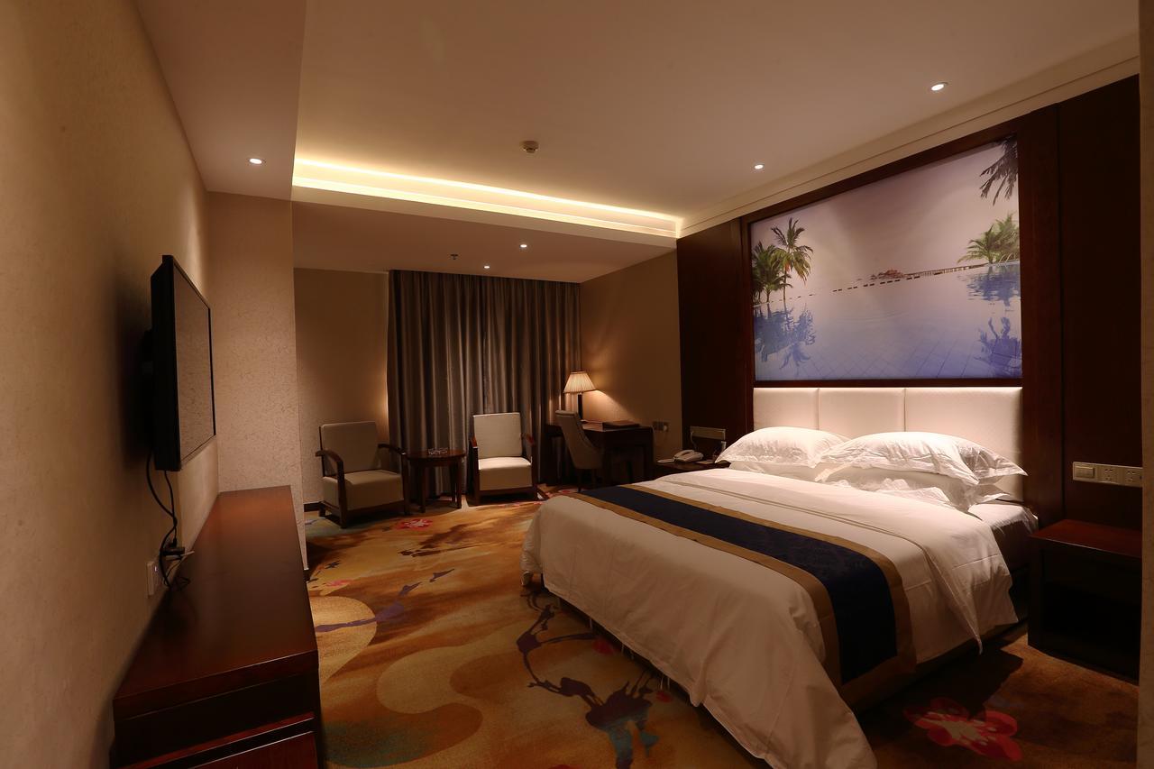 Guangxi Hawaii International Hotel Нанинг Екстериор снимка