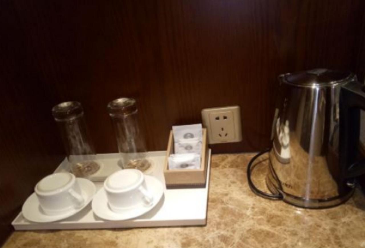 Guangxi Hawaii International Hotel Нанинг Екстериор снимка