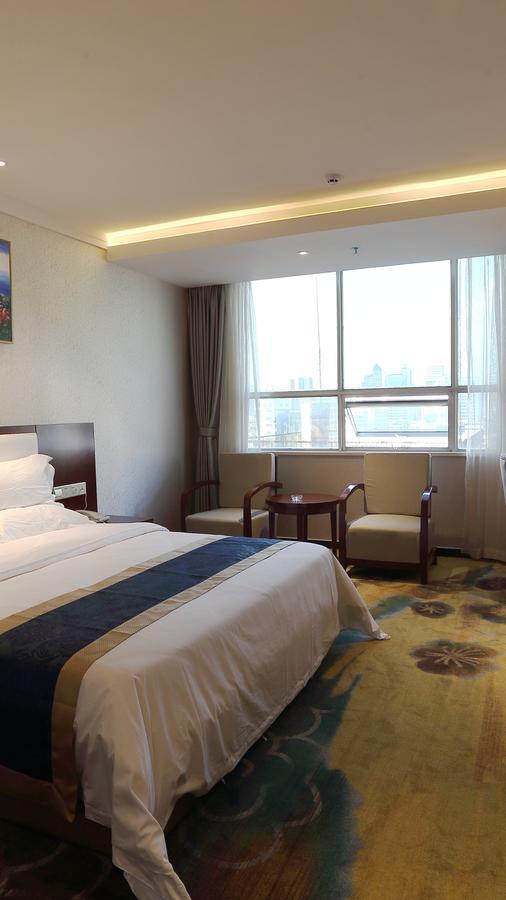 Guangxi Hawaii International Hotel Нанинг Екстериор снимка