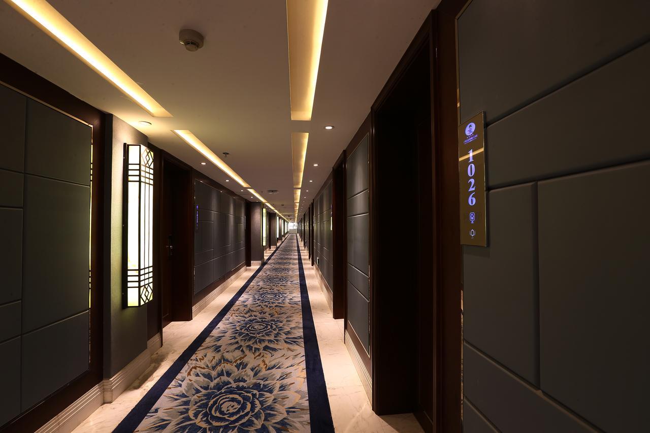 Guangxi Hawaii International Hotel Нанинг Екстериор снимка